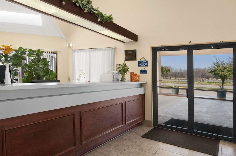 Days Inn By Wyndham Burleson Ft. Worth Luaran gambar