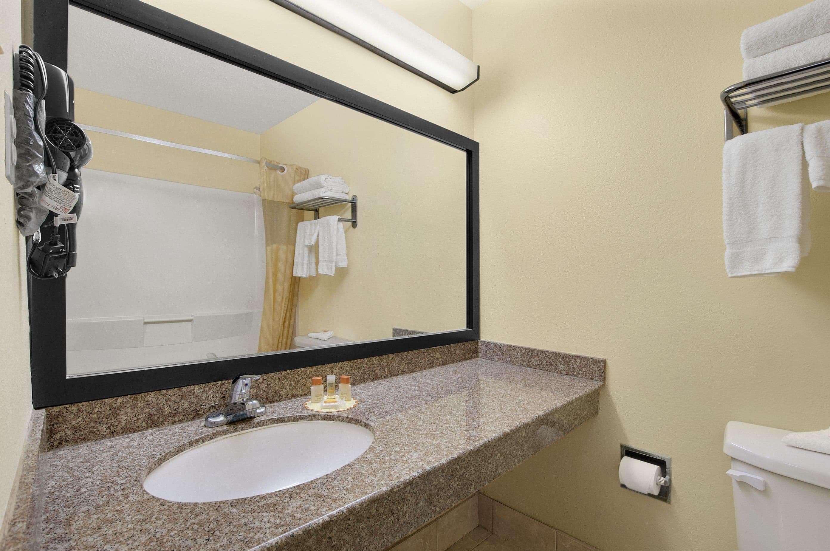 Days Inn By Wyndham Burleson Ft. Worth Luaran gambar