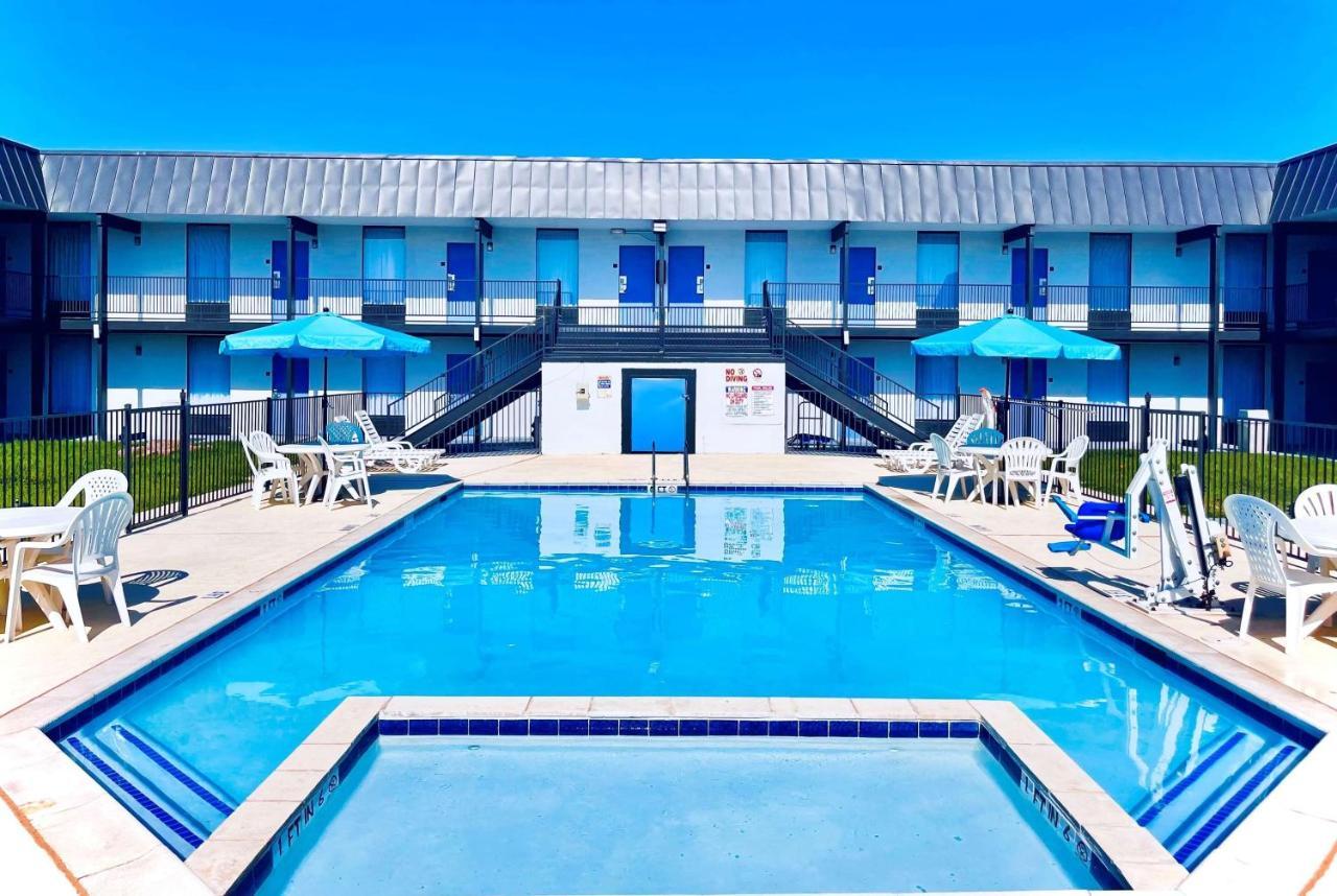 Days Inn By Wyndham Burleson Ft. Worth Luaran gambar